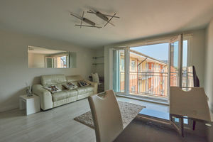 Living Room- click for photo gallery
